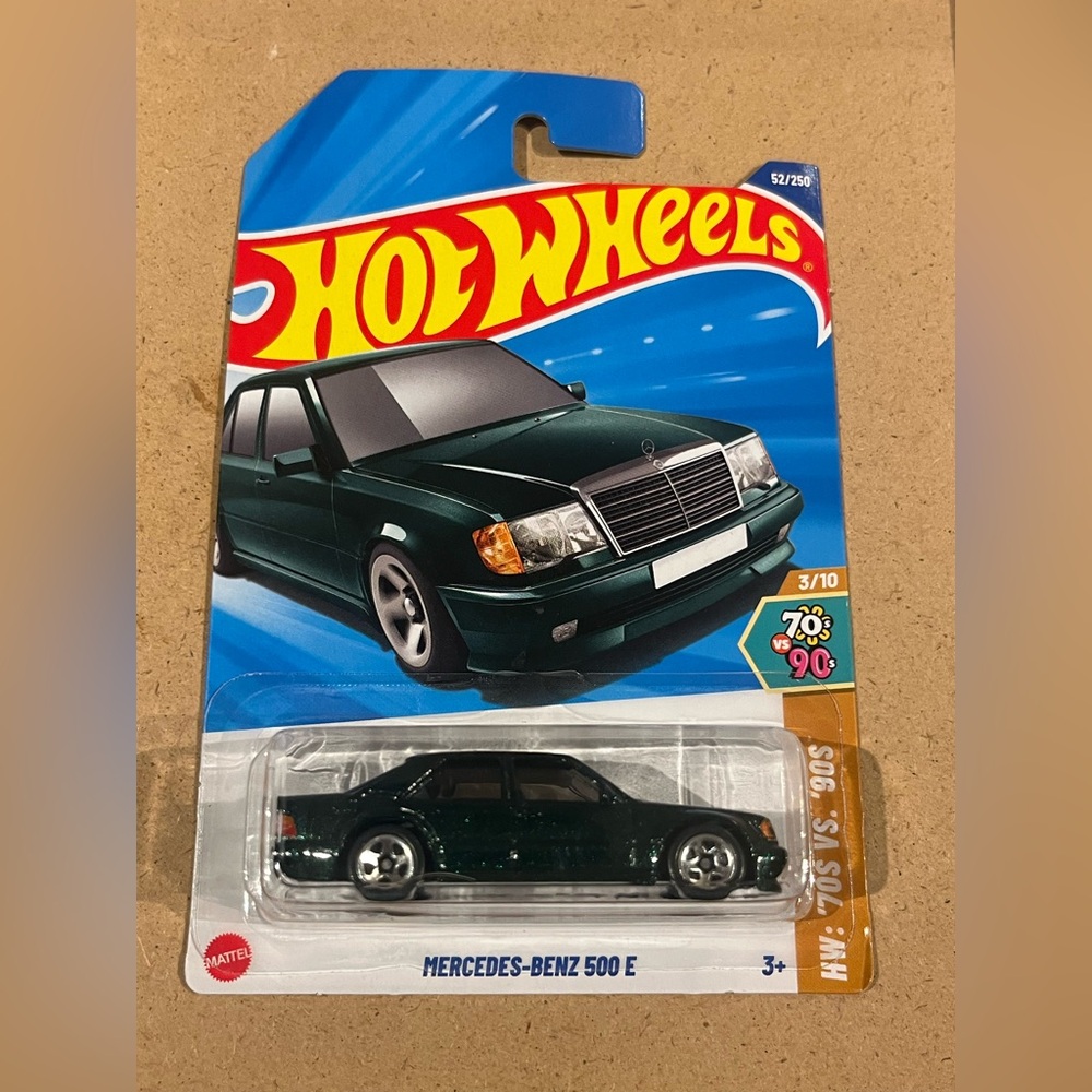 2025 Hot Wheels Mercedes-Benz 500 E 70s vs 90s Series